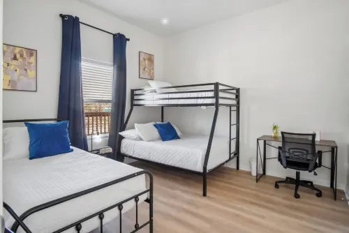 Perfect 2br/2ba Base: Clean, Modern, Near Downtown - Condos