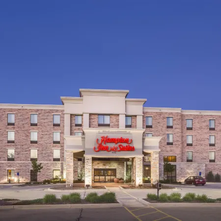 Hampton Inn & Suites West Bend