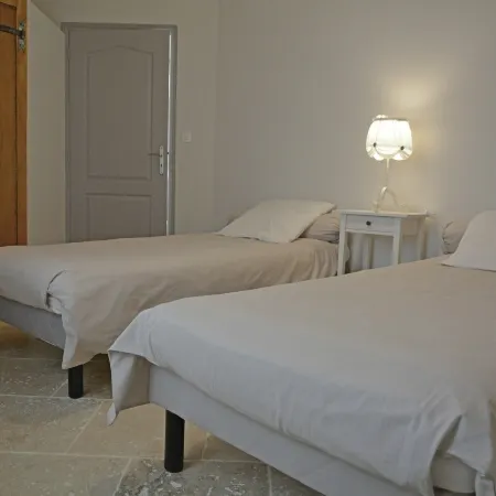 Farmhouse in Carpentras with Pool