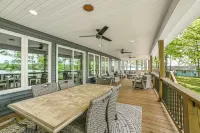 Modern Kentucky Lake Home w/ Deck, Dock, View - Alojamientos