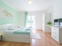 Apartments Nikolina โรงแรมในฮวาร์