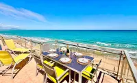 Beachfront Penthouse, 360 Large Private Terrace - Wifi