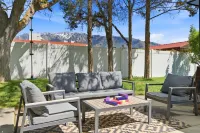 Spacious Home Near Ski Resort-3 Livingrooms, 2King Beds-2Gbfiber-Gameroom-HotTub