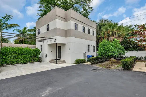 3BR 2.5BA Townhome-10 mins to FTL Beach and Downtown - Water Park