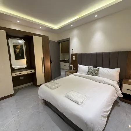 101 JRE apartment with stunning boulevar