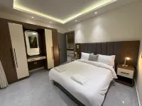 101 JRE apartment with stunning boulevar