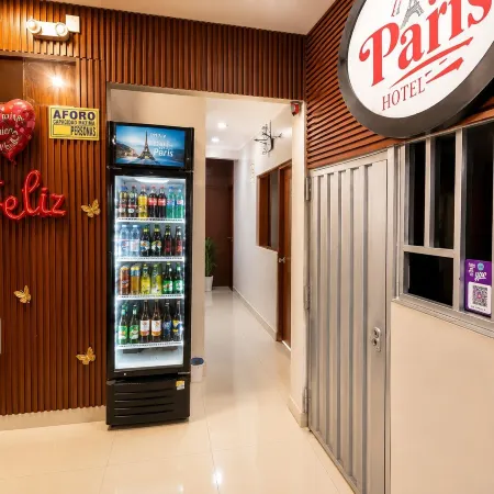 Hotel Paris Отели рядом с достопримечательностью «Plaza de Acho»