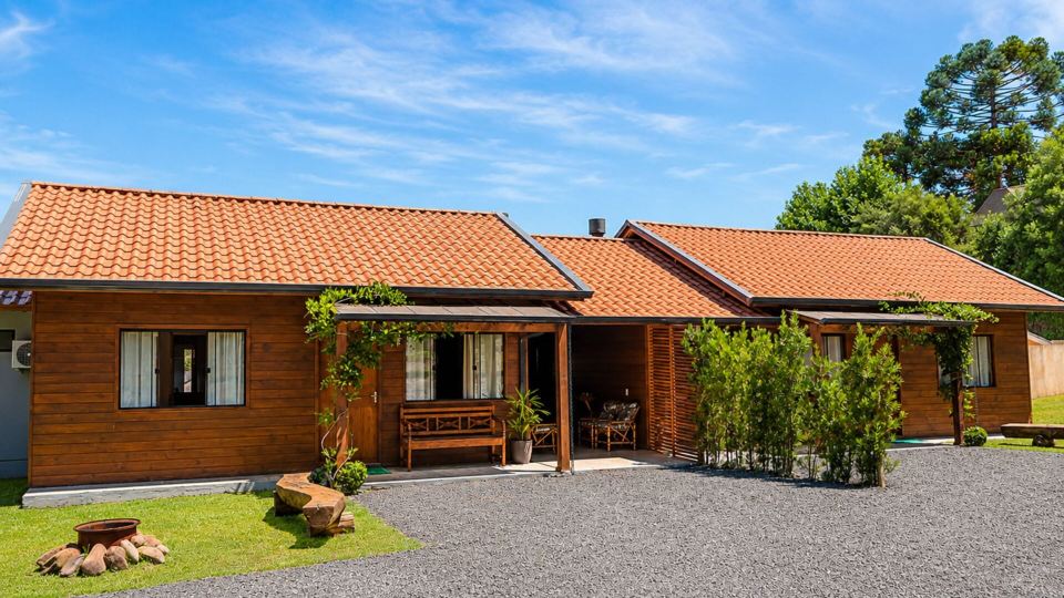 Casa Completa | 2 Suítes + Jardim Com Fogo de Chão