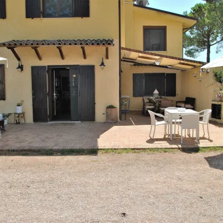 Holiday Resorts for 10 Persons, with Swimming Pool, Wifi and Air Conditioner