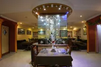 Hotel Samrat - parking