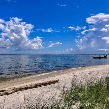 Bayfront Dauphin Island Home w/ Beach Access!