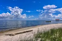 Bayfront Dauphin Island Home w/ Beach Access! - Bãi biển