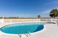 Palm Suites Trademark Collection by Wyndham - parking