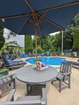 Riverboat Inn & Suites - parking