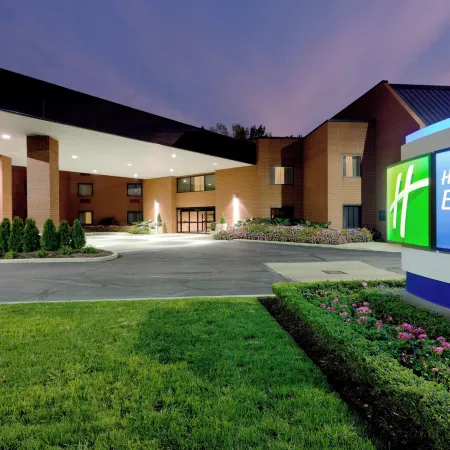 Holiday Inn Express Mentor Banquet Center by IHG