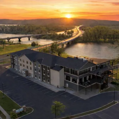 Waterfront Hotel Hotels near Fort Crawford Museum