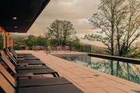 Estrela Serenity - Mountain Resort - 泳池