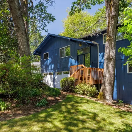 Wake Robin House - Comfortable & Close To Campus 4 Bedroom Home