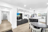 Hollywood Luxury Retreat with Arcade - 2-stjärniga