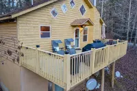 Cozy Cabin in Mountains Firepit Views Games - 3-Star