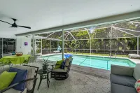 Lanai, Pool Access! Naples Studio Near Beach - Condos