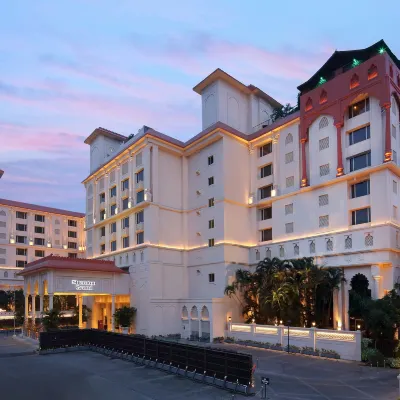 Sheraton Grand Pune Bund Garden Hotel Hotels near Darshan Museum
