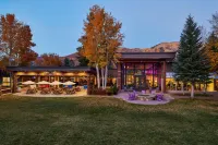 The Inn at Aspen - Parking