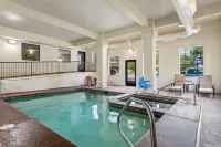 Comfort Inn & Suites Midtown - 2-Star