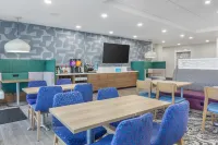 Home2 Suites by Hilton Danville - breakfast