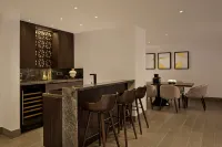 Parklane, a Luxury Collection Resort & Spa, Limassol - С баром