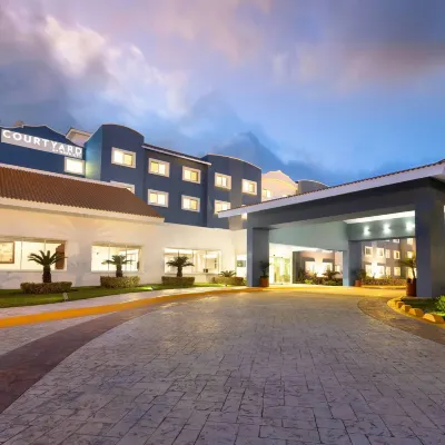 Courtyard Cancun Airport Hotels near Cancún International Airport