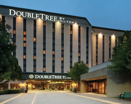 DoubleTree by Hilton Hotel Dallas Near the Galleria Hotels near Galleria