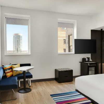 Aloft Indianapolis Downtown Các khách sạn gần Dinh thự Old National Centre