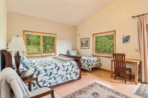 H7 at Hope Mountain -- 6-Bedroom Retreat Home at Allenspark Colorado Home - balcony