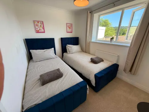 New 2BR Open Plan Bungalow With Free Parking - 3つ星