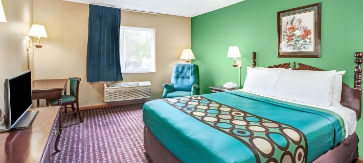 McHenry Inn Hotels in McHenry County