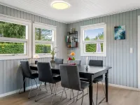 "Kjartan" - 1.2km from the Sea - Homestays