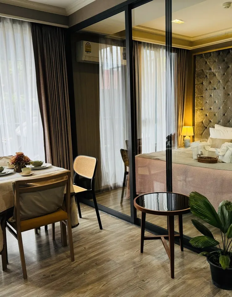 Deluxe One-Bedroom Room with A Queen Bed