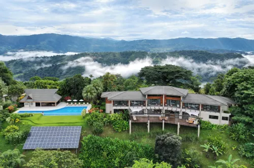 Lamangata Luxury Surf Resort - All Inclusive - WiFi