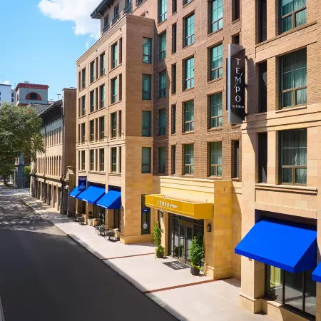 Tempo by Hilton Savannah Historic District