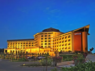 Radisson Blu Dhaka Water Garden Hôtels à : 