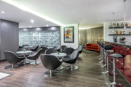 NH Bogotá Urban 26 Royal Отели рядом с достопримечательностью «Университет Насьональ де Колумбия»