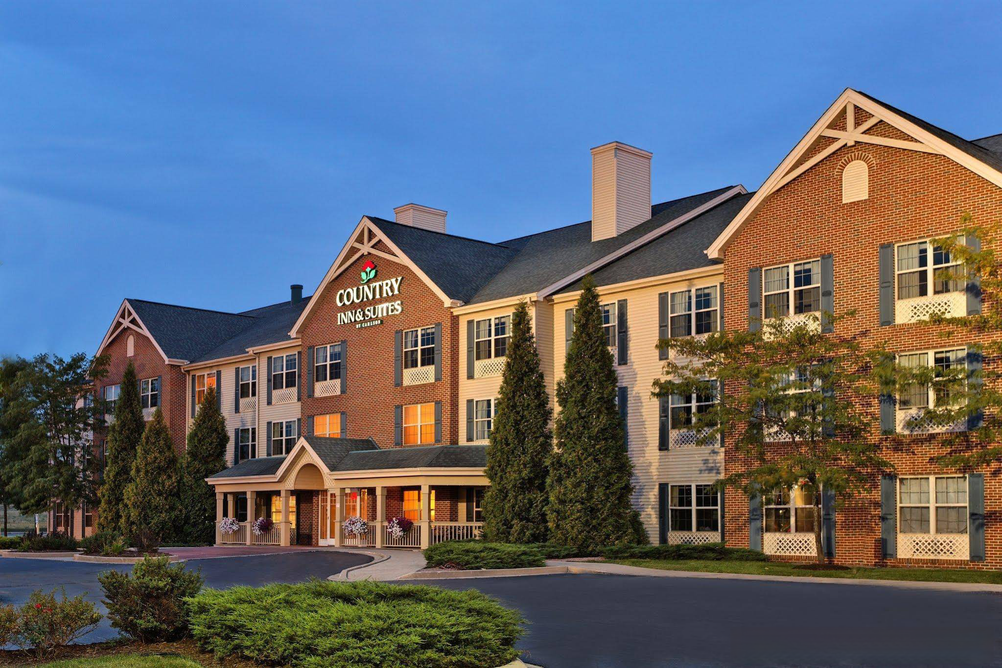 Country Inn & Suites by Radisson, Sycamore, IL