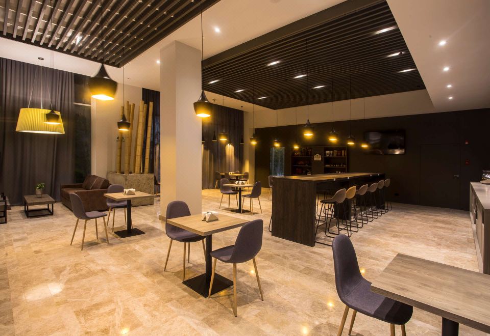 Hampton by Hilton David