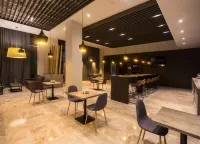 Hampton by Hilton David