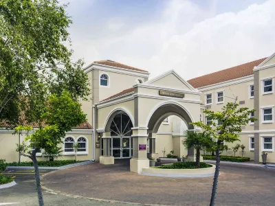 Mercure Johannesburg Randburg Hotel Hotels near Zoo Lake