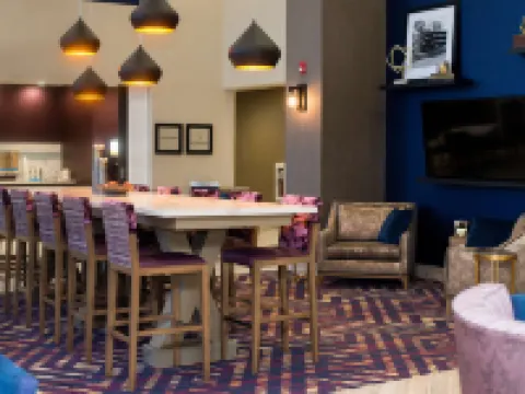 แฮมป์ตัน อินน์แอนด์สวีทส์ บายฮิลตัน วอร์ริงตัน ฮอร์แชม โรงแรมในBucks County