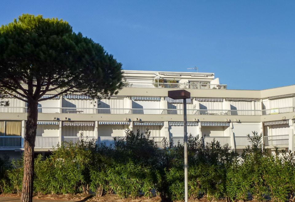 Studio La Frégate-9 by Interhome - Housity