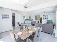 Villa Clea,Stunning 4Bdr Protaras Villa, Seaviews - Biệt thự