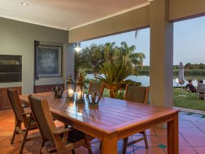 River Place Manor - Family Room A